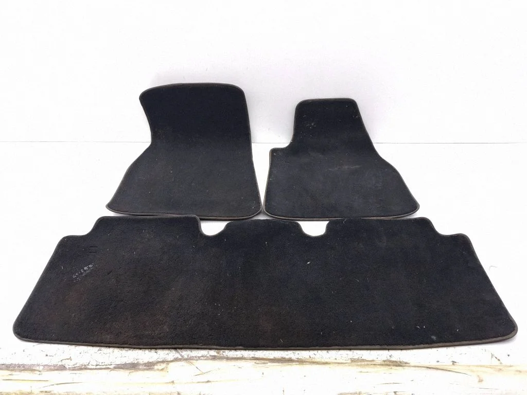 Car floor mat set 104812900C