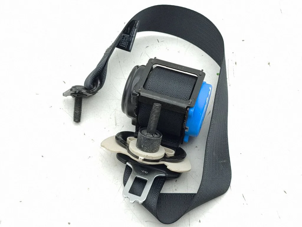 Third row seat belt EM2BU611B50AE