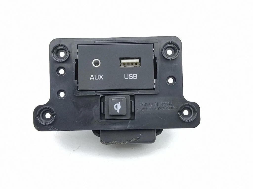 AUX in-socket connector 96120G2050