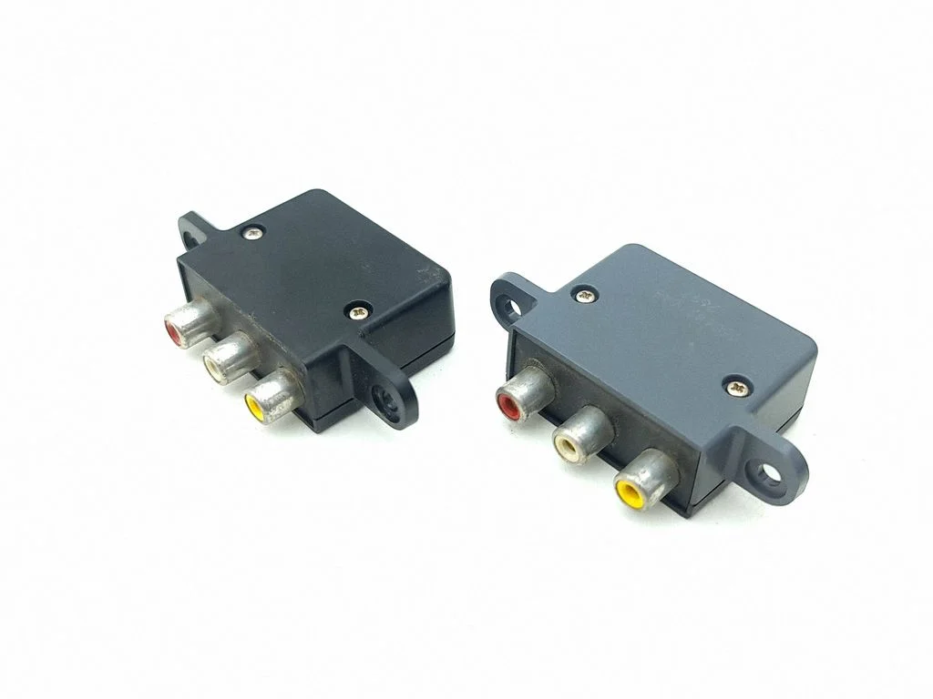 AUX in-socket connector 05107083AB