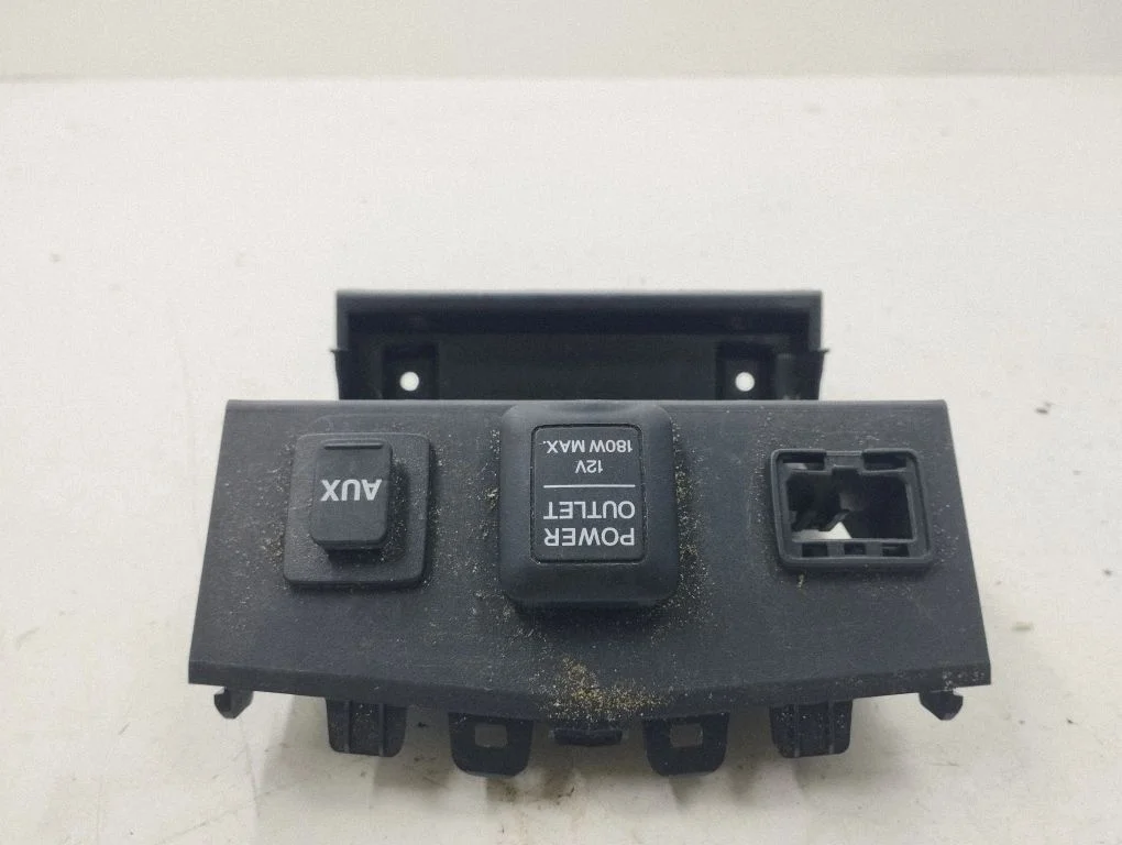 AUX in-socket connector – Honda CR-V (2013-2016)