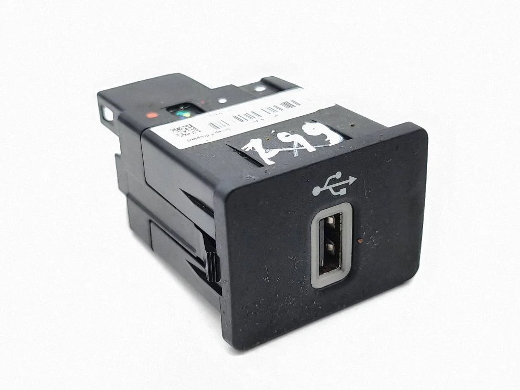 USB socket connector HS7T14F014AC