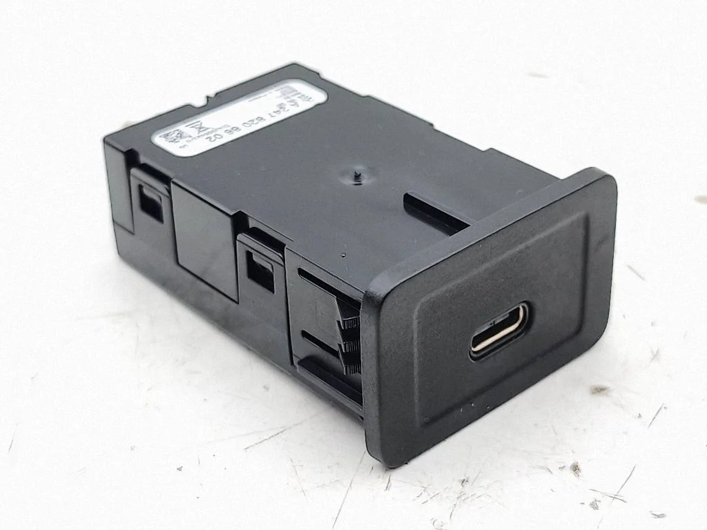 USB socket connector A2478208602