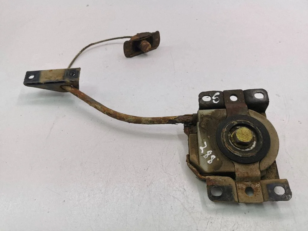 Spare wheel bolt – Toyota Corolla Verso AR10 (2004-2009)