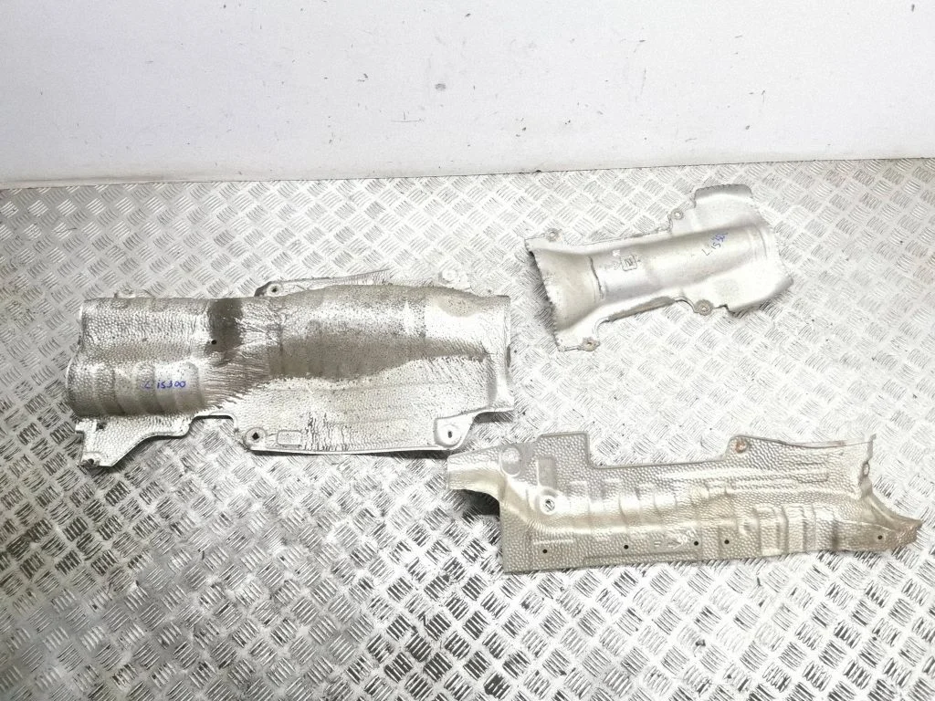 Exhaust heat shield