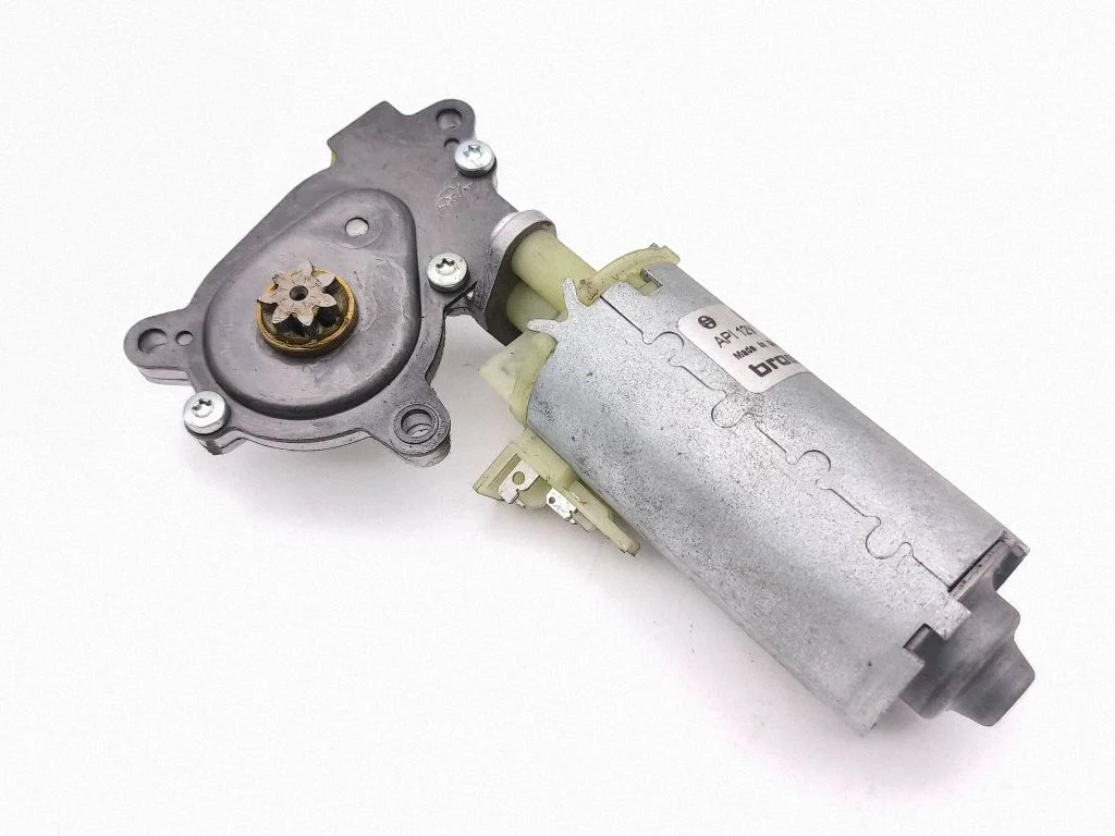 Seat adjustment motor 0130002582