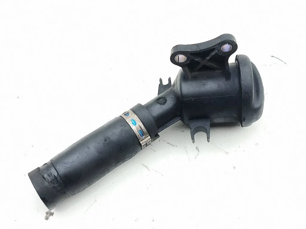 Oil fill pipe 9685025880