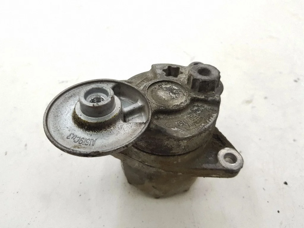 Alternator belt tensioner – Mercedes-Benz Vito Viano W639 (2003-2014)