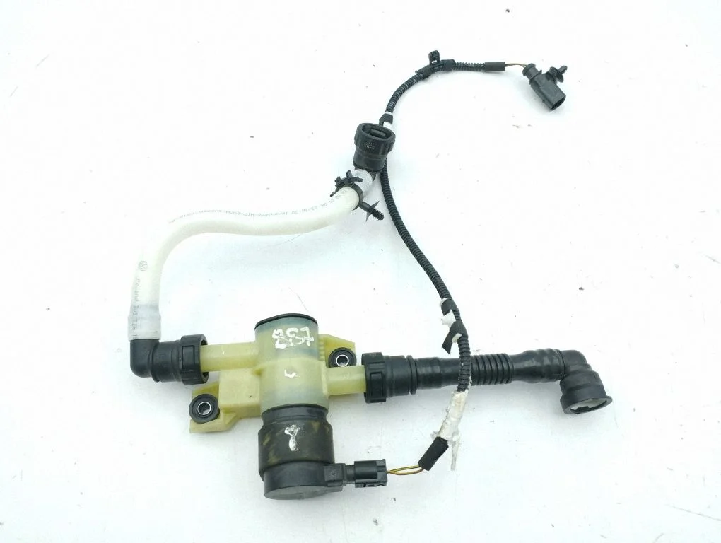 Breather valve 5QF201549A