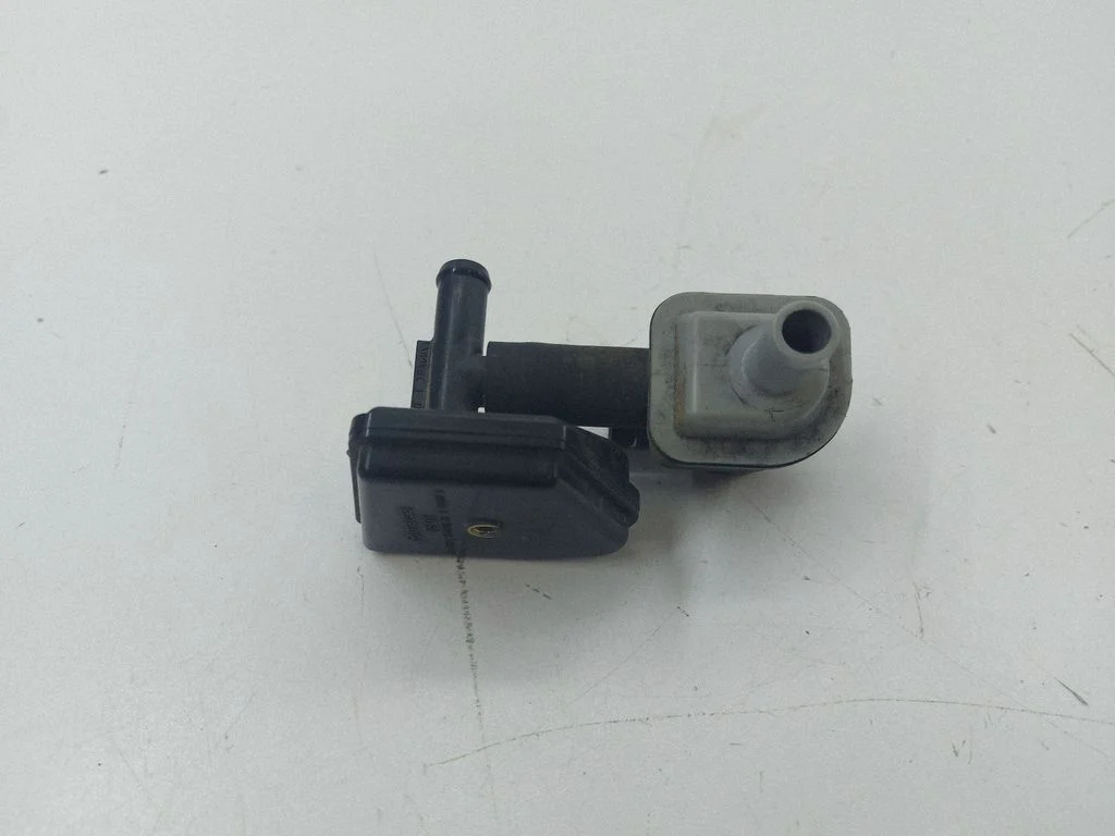 Karteriventilatsiooni klapp – Mazda 3 III (2014-2018)