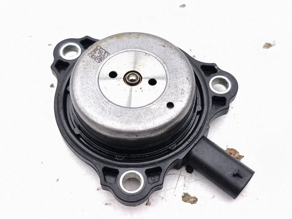 Camshaft vanos timing valve A2761560790