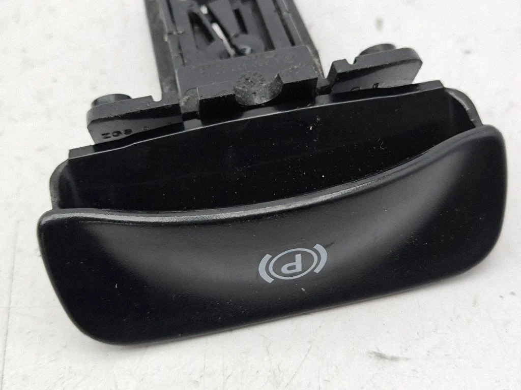 Hand brake release handle A6394270020