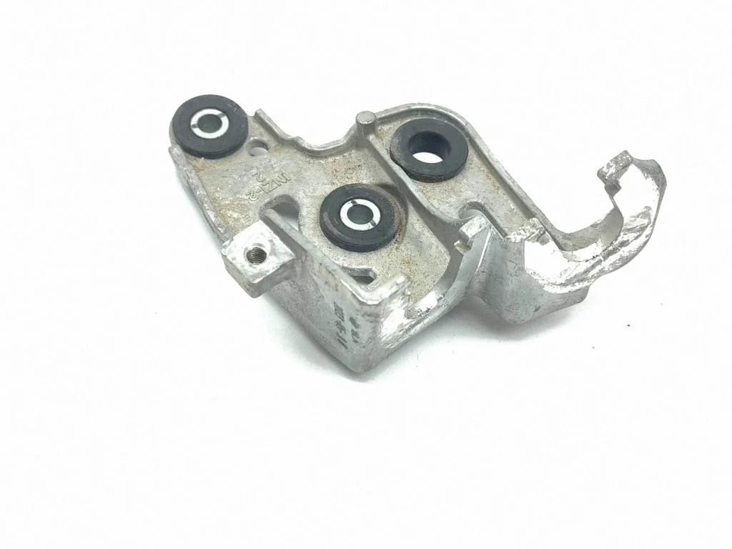 Gear shift cable bracket