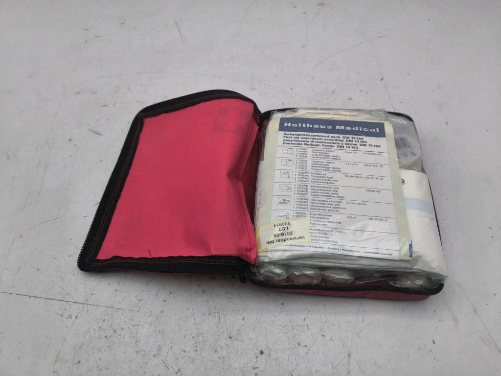 First aid kit 8P0860282A