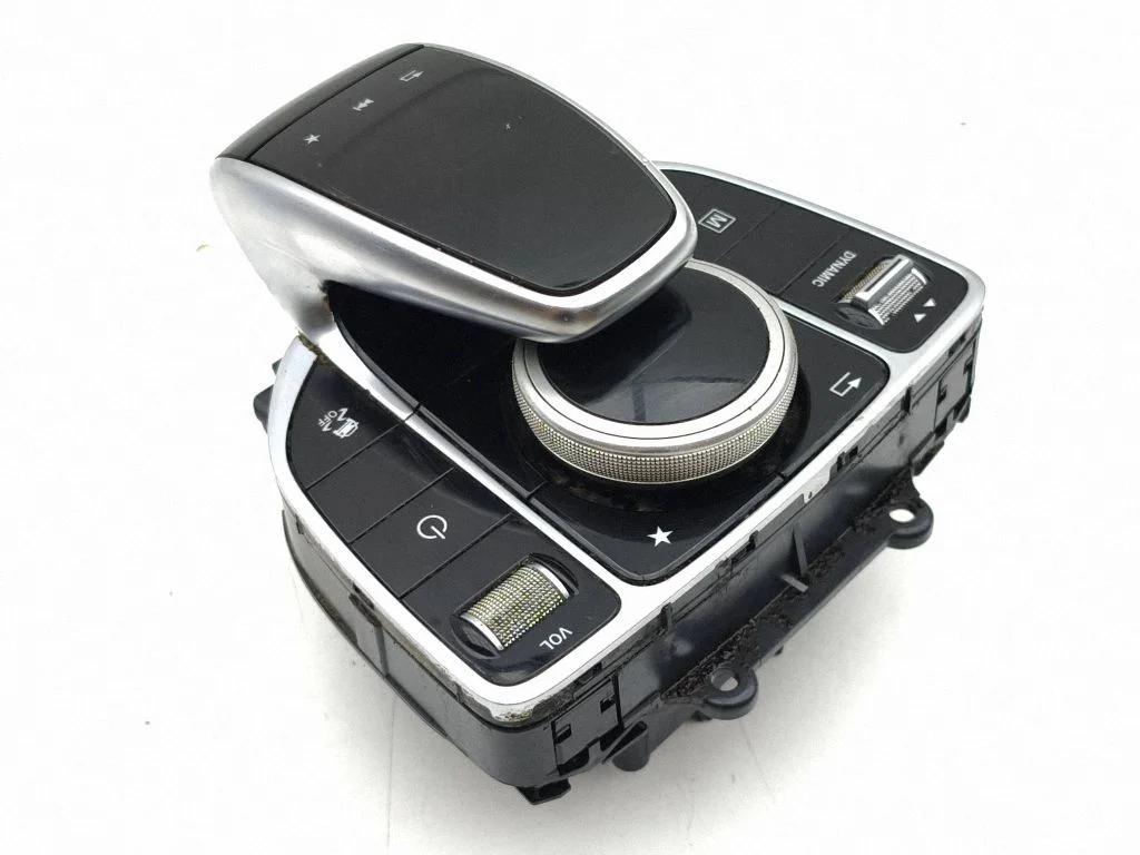 Multimeedia juhtplokk A2059005915