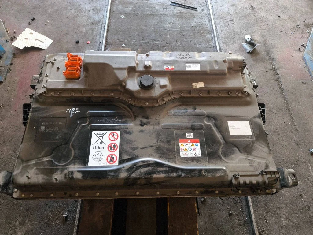 Hübriid-/elektriauto aku 3WA915589G