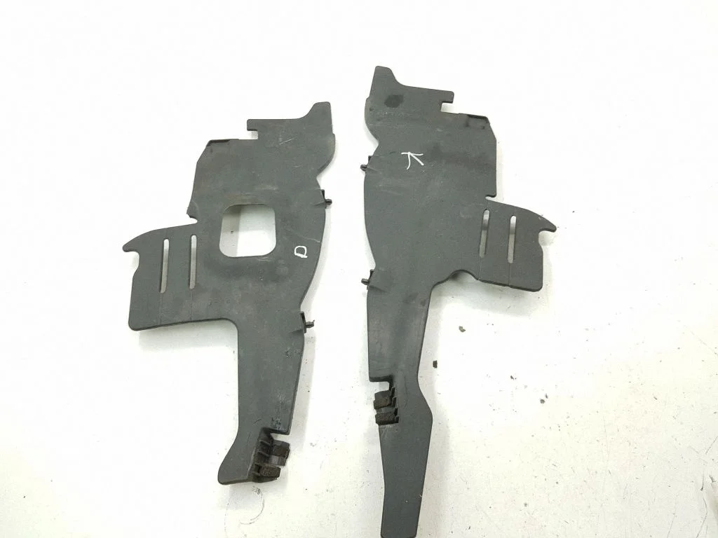 Kupee esiukse tuulekaitse – Toyota RAV 4 (XA30) (2006-2016)