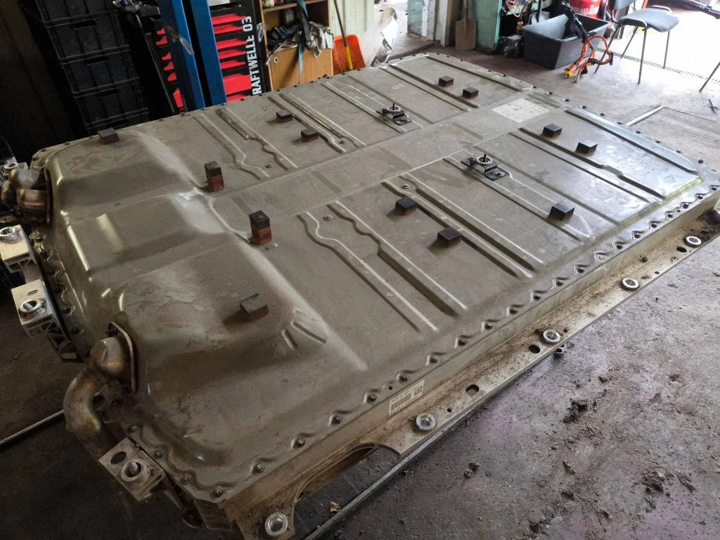 Hybrid/electric vehicle battery tray – Peugeot 3008 III (2023-)