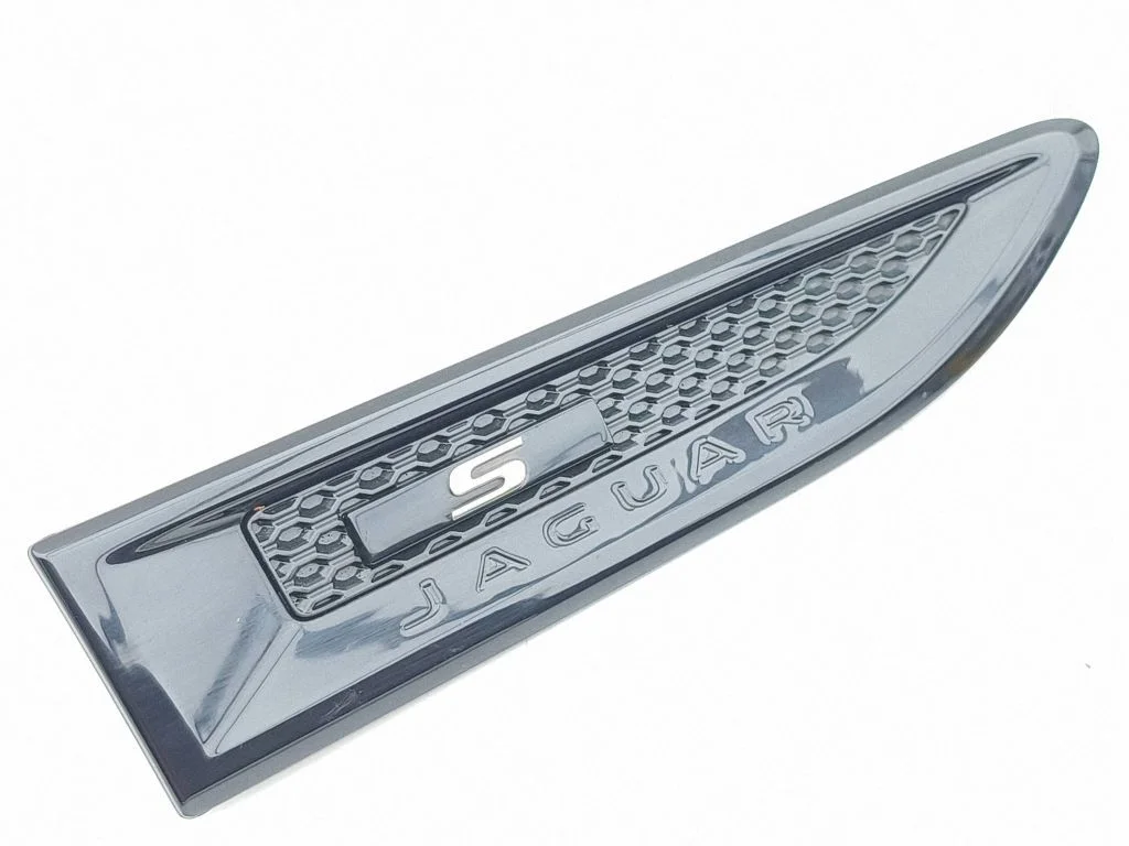 Oznaczenie modelu na błotniku – Jaguar E-Pace (2017-)