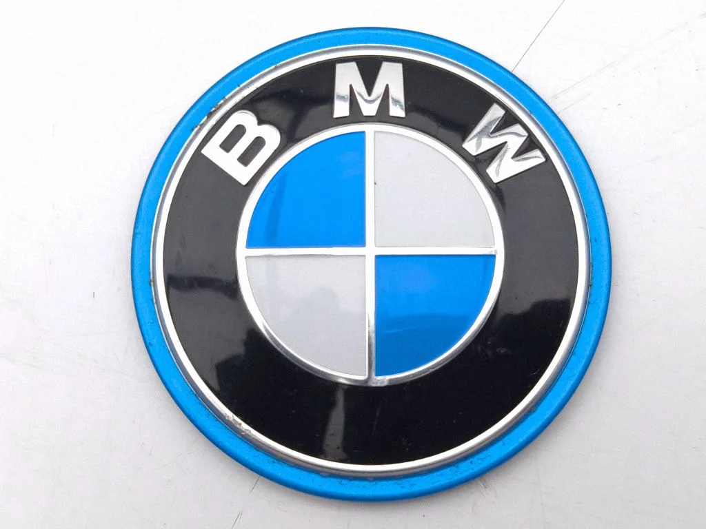 Oznaczenie modelu na błotniku – BMW Seria 2 Active Tourer U06 (2021-)