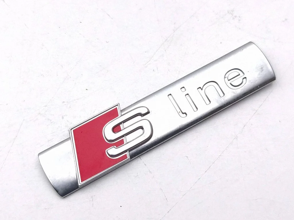 Oznaczenie modelu na błotniku – Audi A5 (2024-)