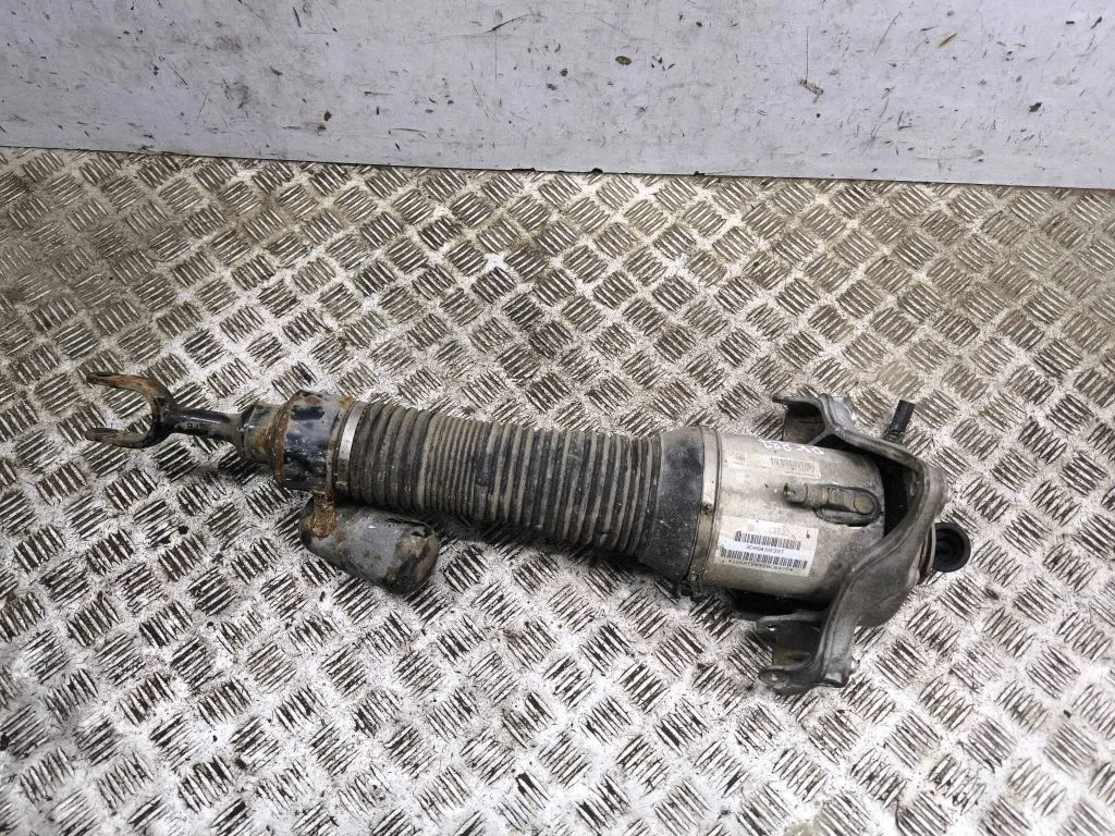 Air suspension front shock absorber 3D0616039T