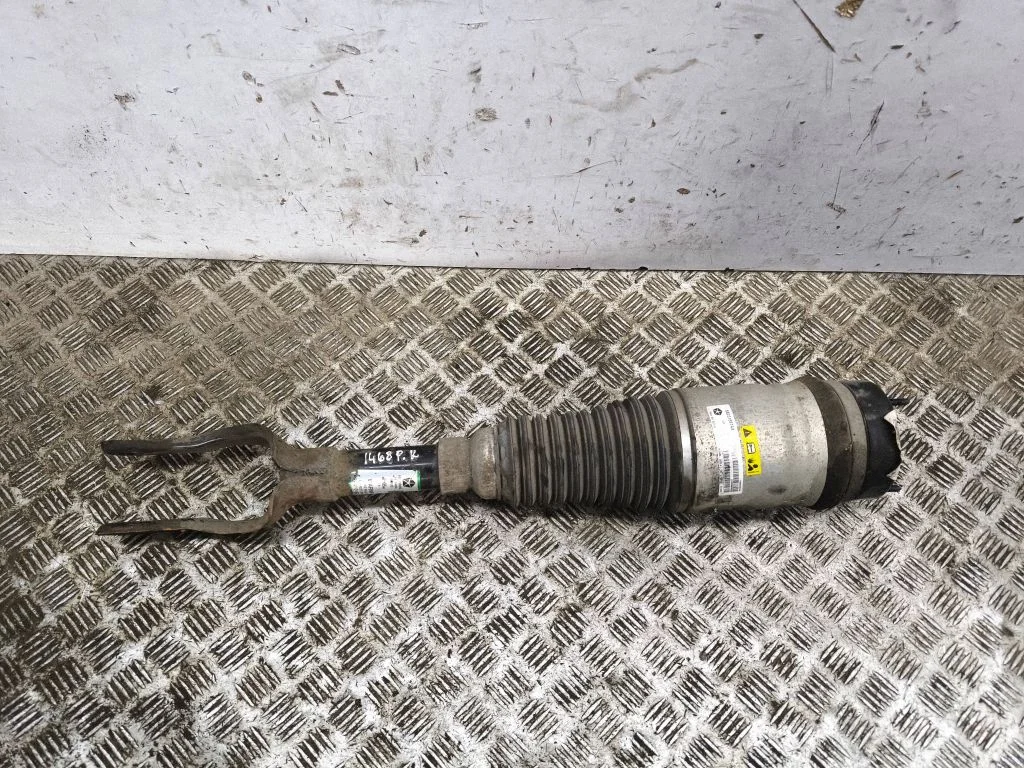 Air suspension front shock absorber 68231889AA