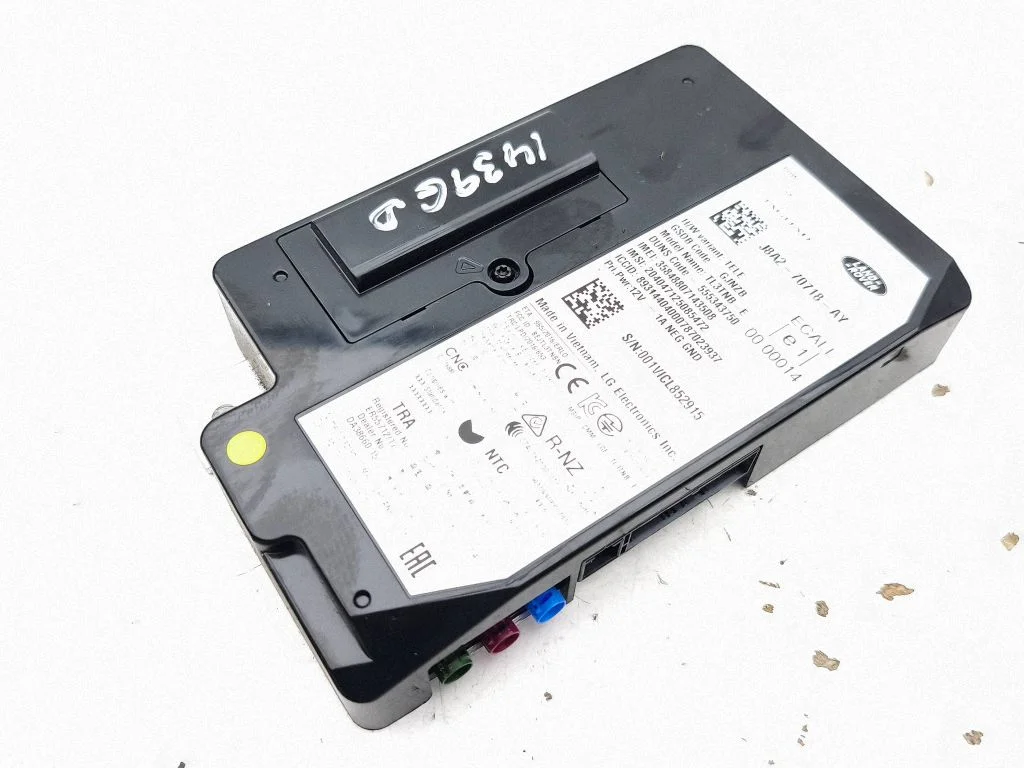 Telefona vadības bloks J8A270718AY