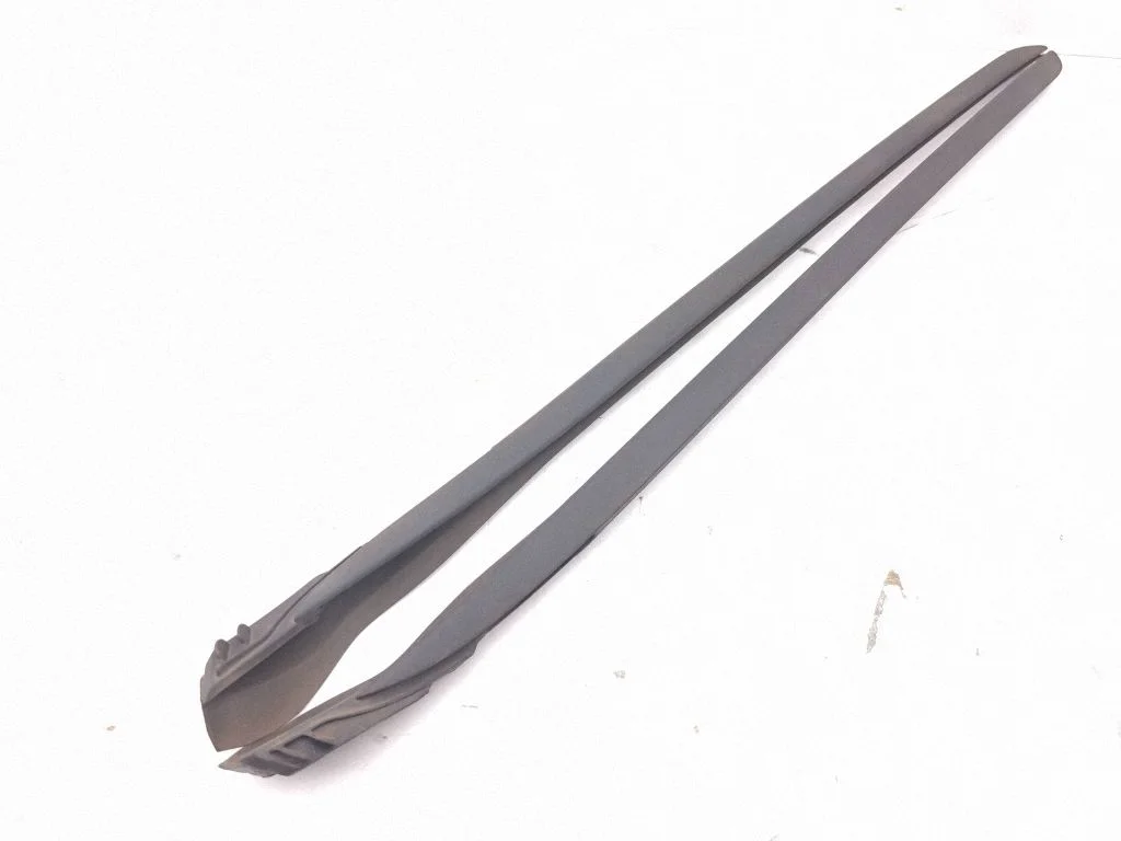 Windshield trim 8492277