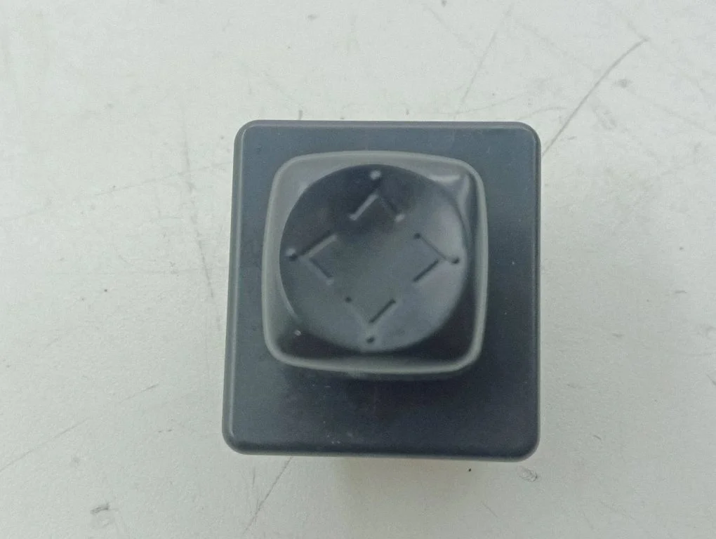 Steering wheel adjustment switch
