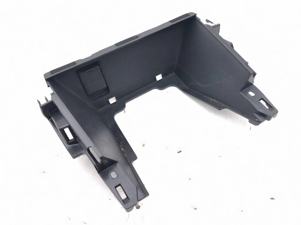 12 V ligzda (priekšā) K12364361