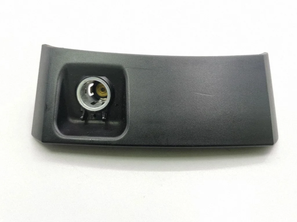 12 V Socket (rear) – Mercedes-Benz R-Class W251 (2005-2013)