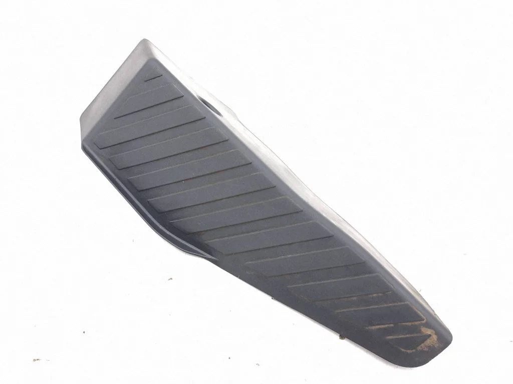 Foot rest pad/dead pedal 5QC864778