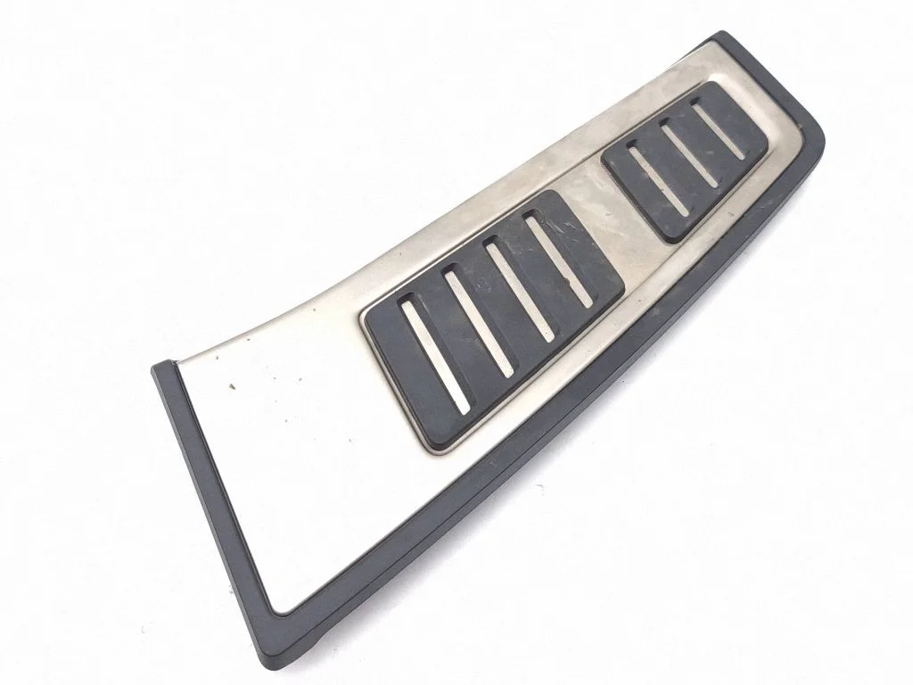 Foot rest pad/dead pedal 8B2864777A