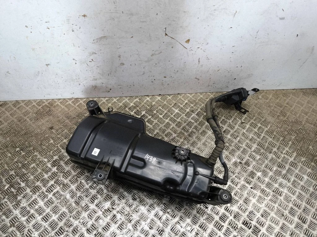 AdBlue šķidruma tvertne K8D25J228A