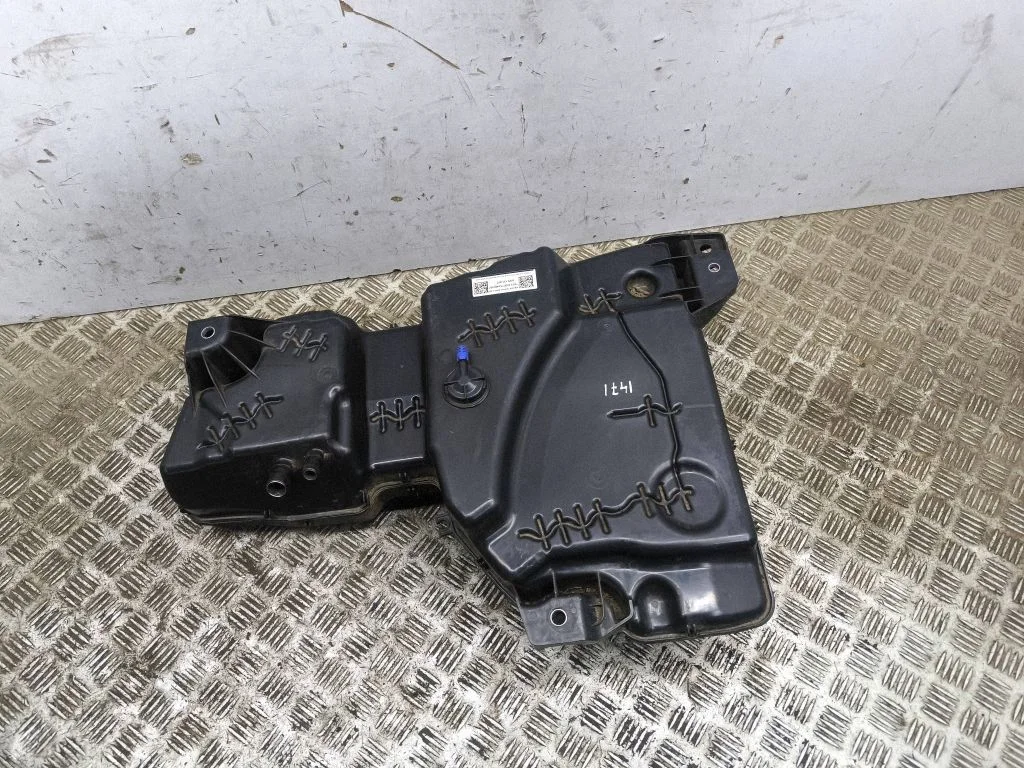 AdBlue šķidruma tvertne 5QS131877