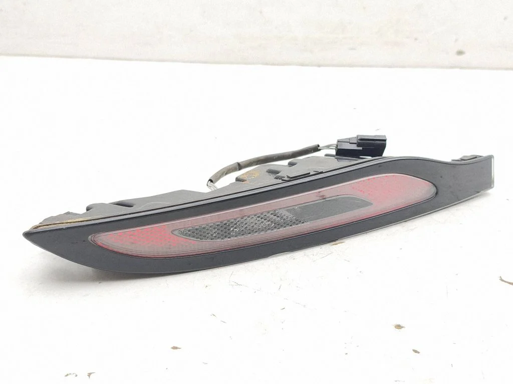 Rear bumper light K8D215K272