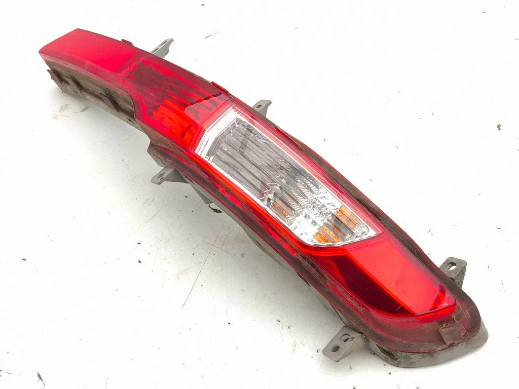 Rear bumper light 924053U3