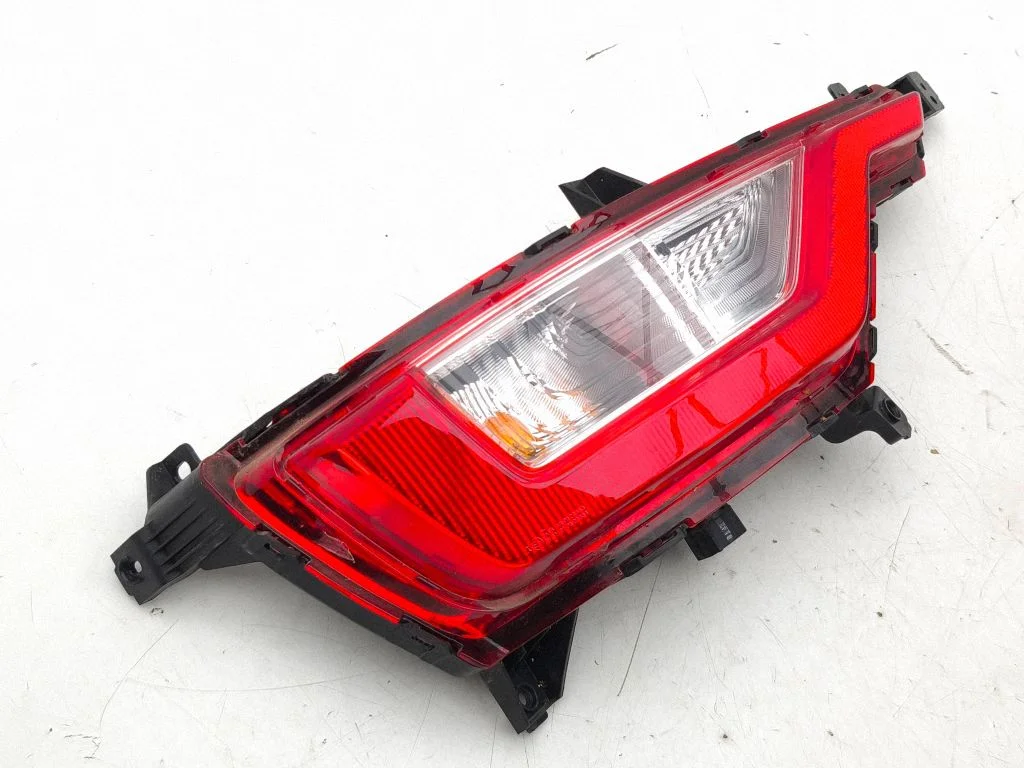 Rear bumper light 92405AT000