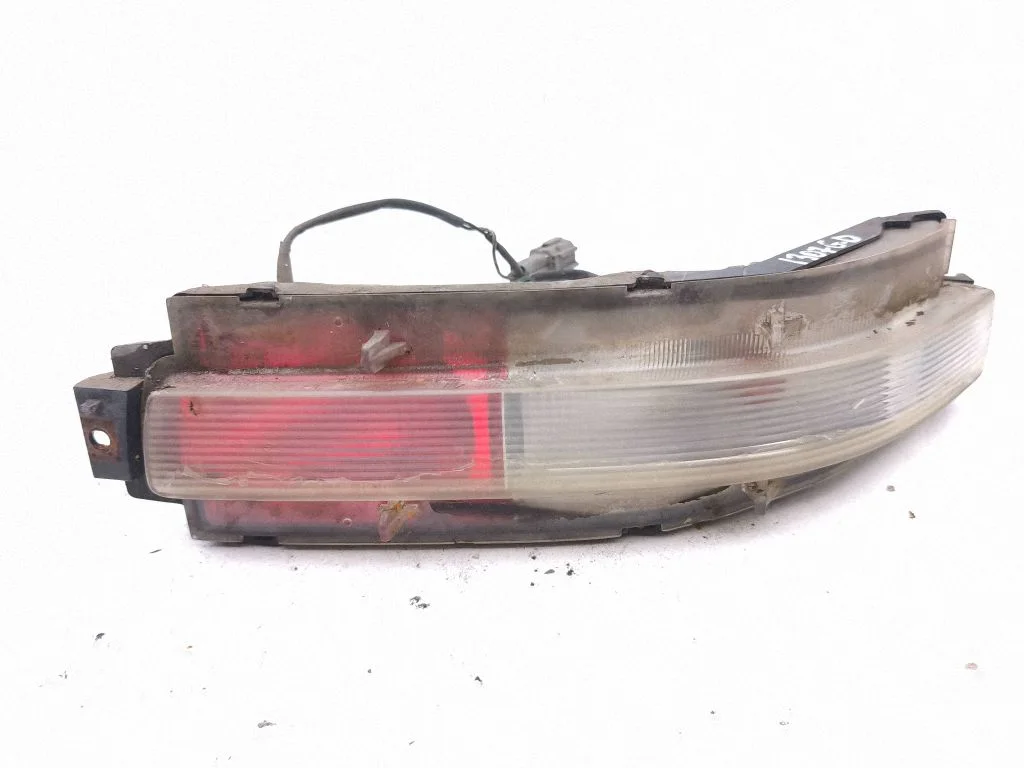 Rear bumper light – right