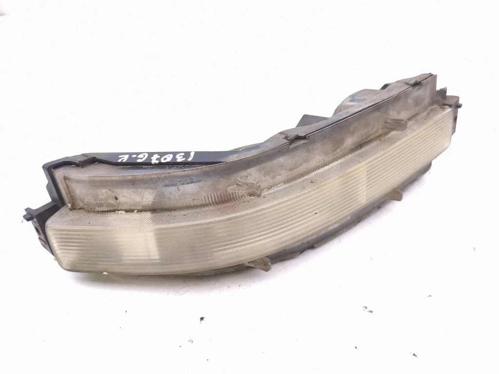 Rear bumper light – left