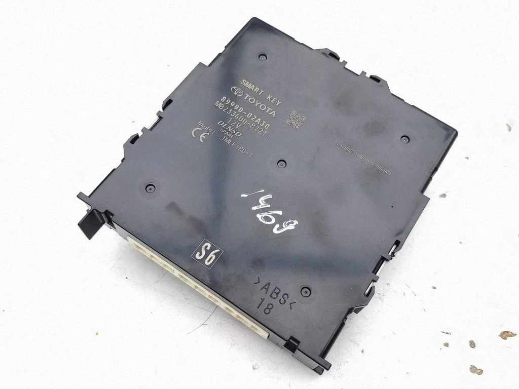 Bezatslēgas sistēmas KESSY (keyless) vadības bloks/modulis 8999002A30