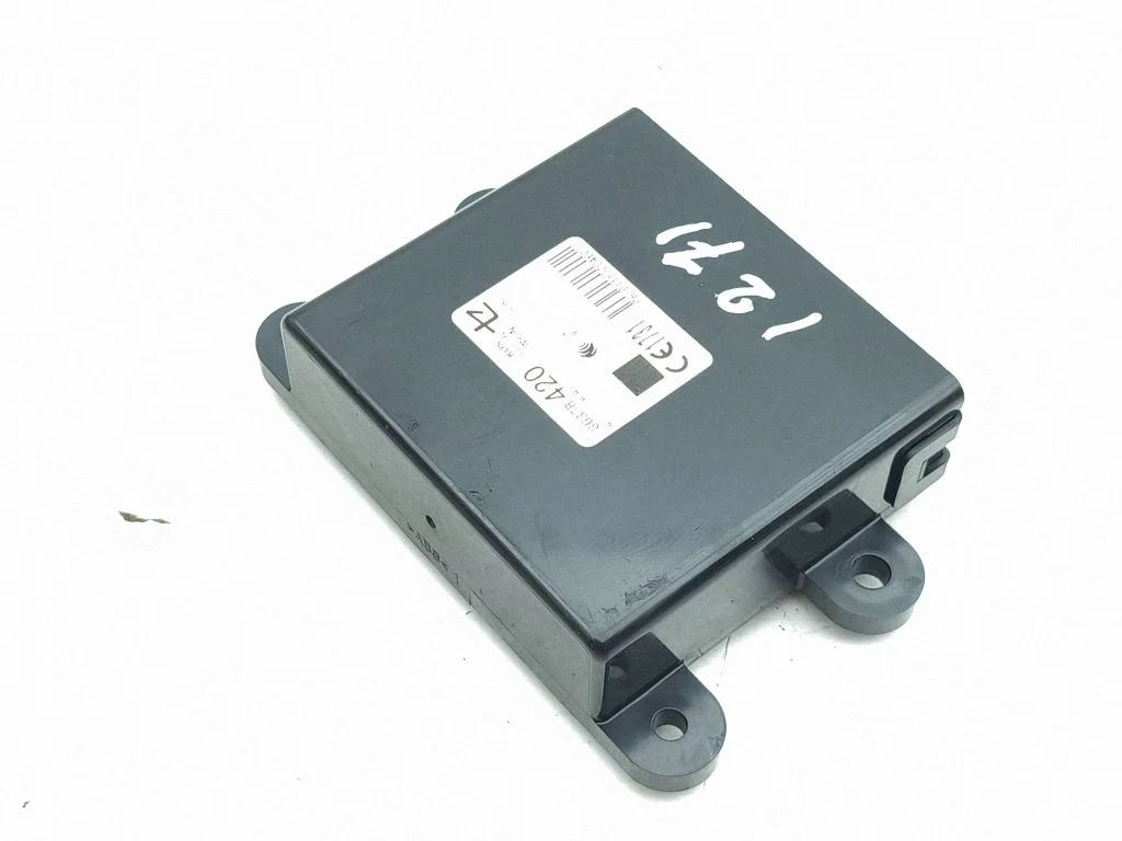 Bezatslēgas sistēmas KESSY (keyless) vadības bloks/modulis 8637B420