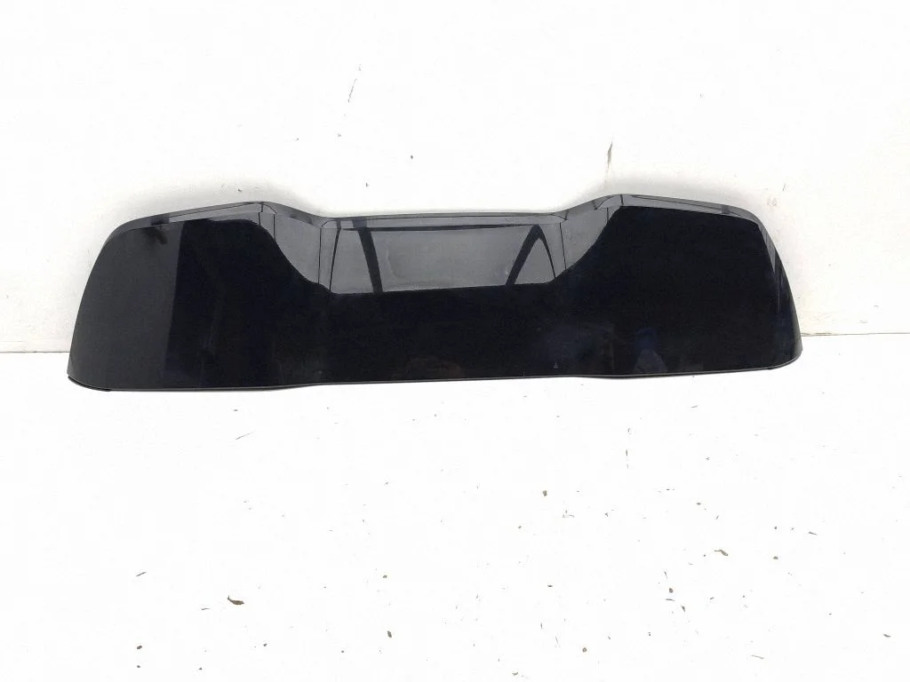 Aizmugurējā vāka spoilers 76085F4070