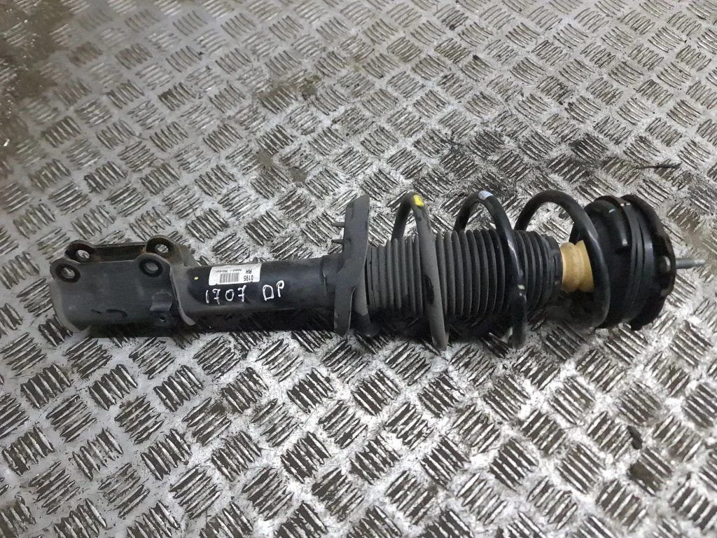 Front shock absorber with coil spring 54651Q0AA0