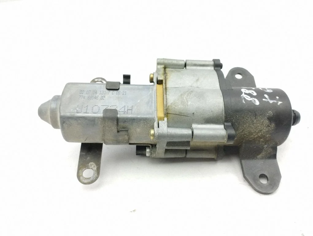 Sliding door motor – Chrysler Voyager (2004-2007)