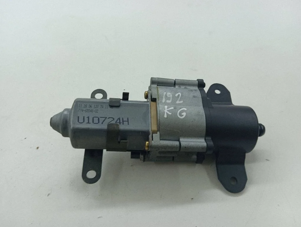 Sliding door motor – Chrysler Voyager (2004-2007)