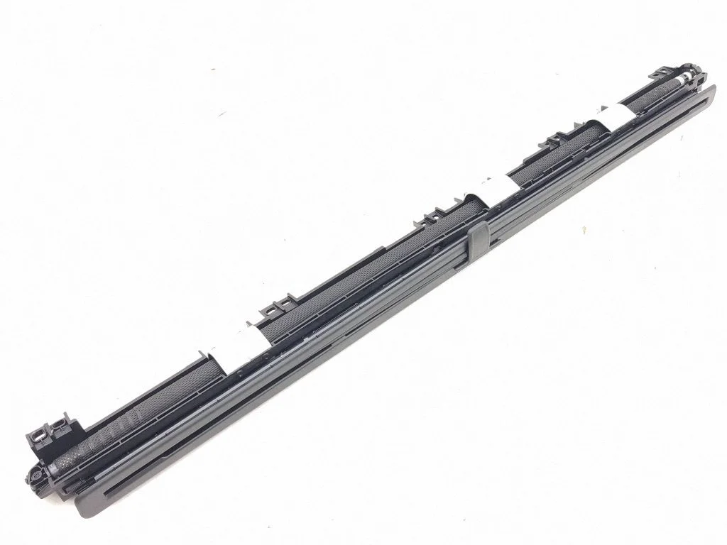 Tagaukse aknakardin 3J0861317A