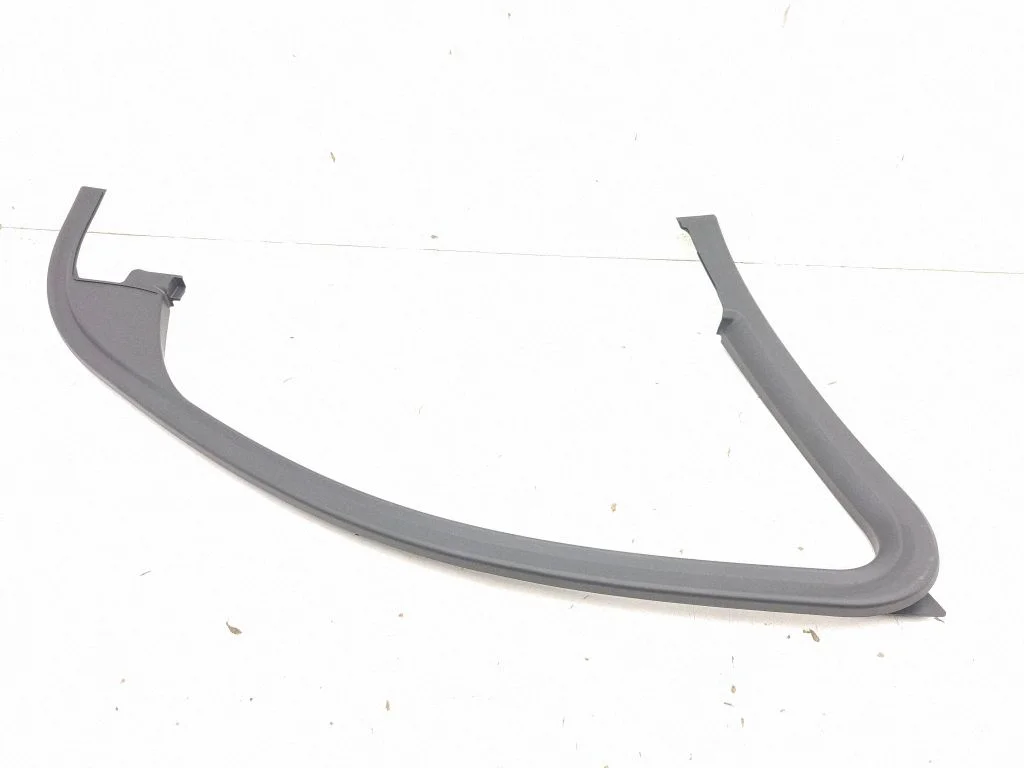 Front door glass trim molding 5A30791