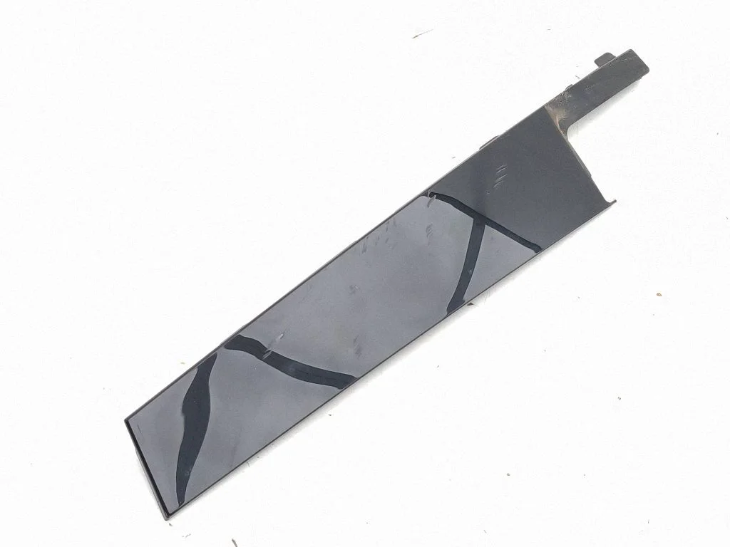 Front door glass trim molding 89A837902